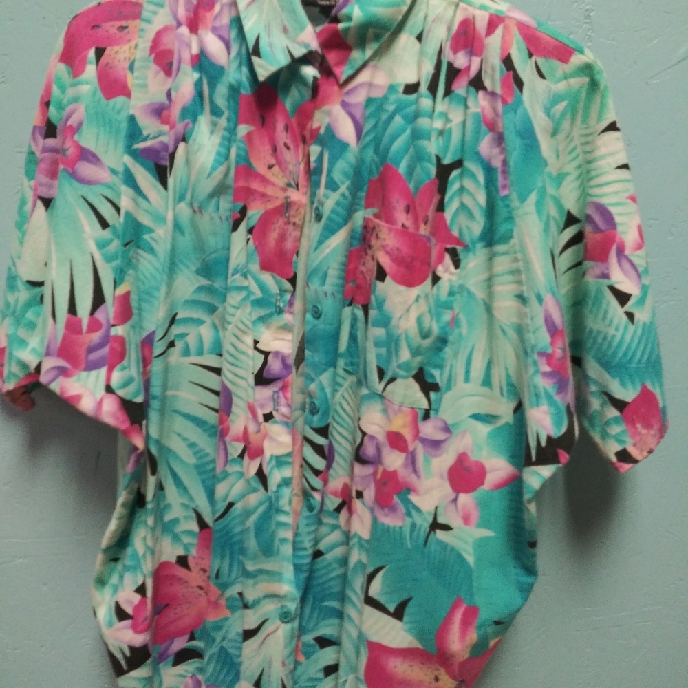 Women Hawaiian print blouse